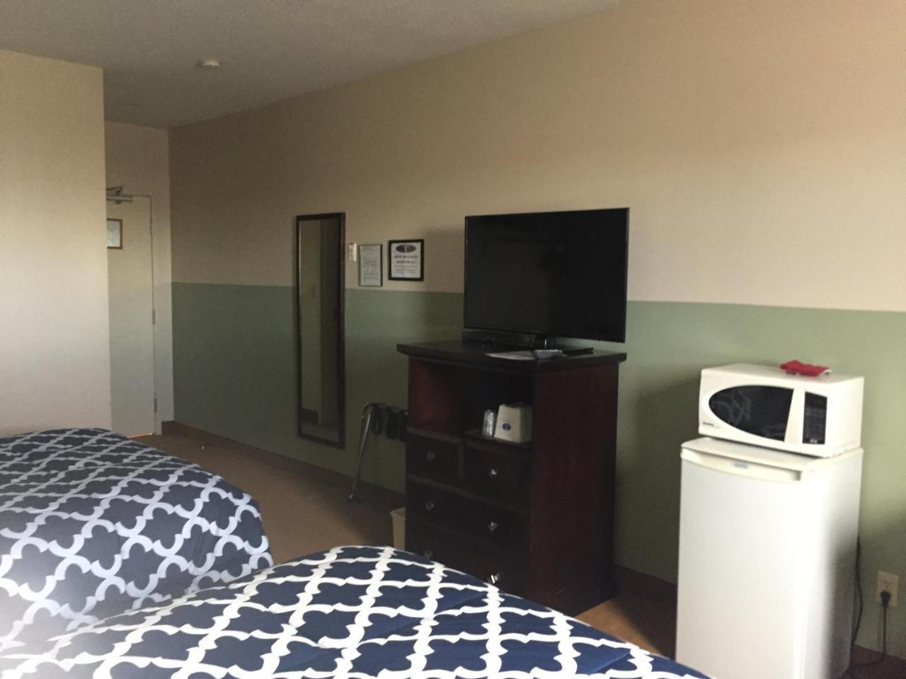 Econo Lodge Inn & Suites Innisfail Экстерьер фото