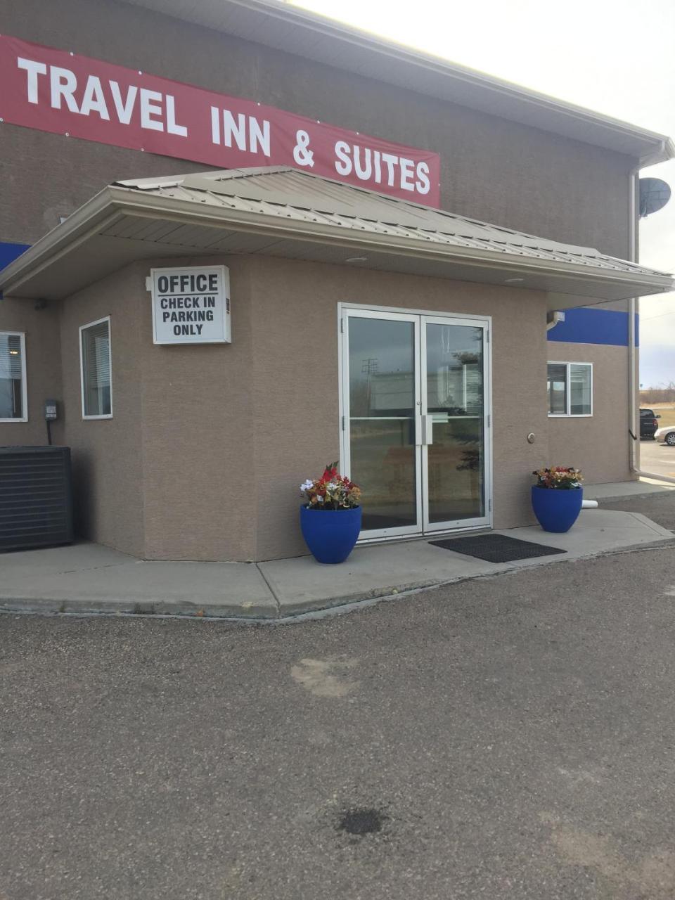 Econo Lodge Inn & Suites Innisfail Экстерьер фото